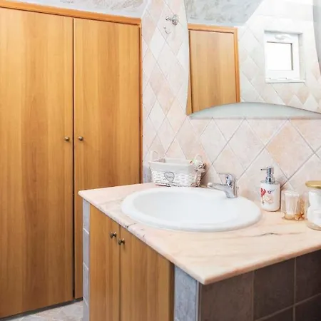 بيت للعطل Hamezi House - Authentic Cretan Escape *
